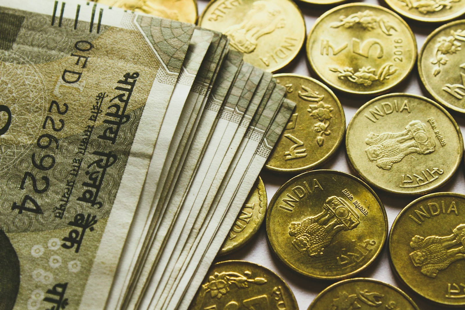 ETFs vs Mutual Funds: Where Should You Invest in 2026?